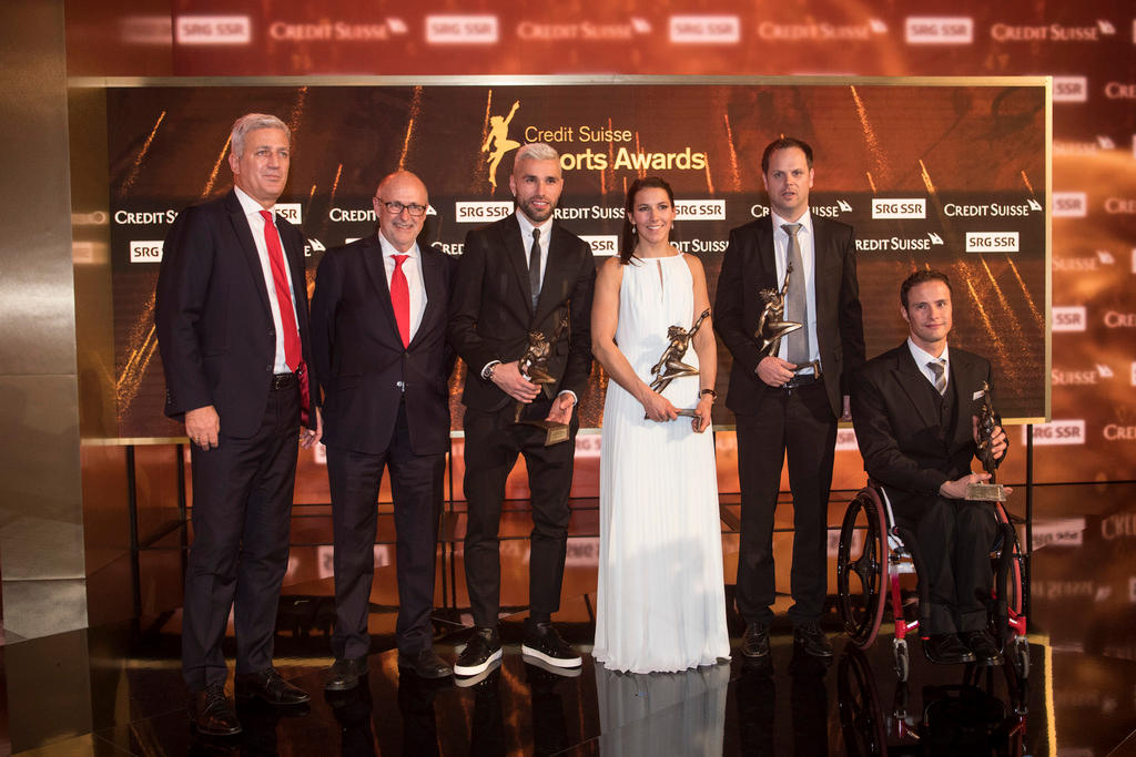 صورة جماعية للفائزين بالجوائز الرياضية لعام 2017
