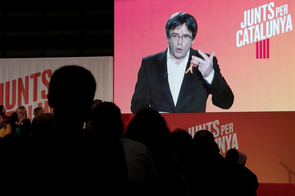 La Spagna ha ritirato il mandato di cattura internazionale nei confronti dell ex presidente catalano Puigdemont