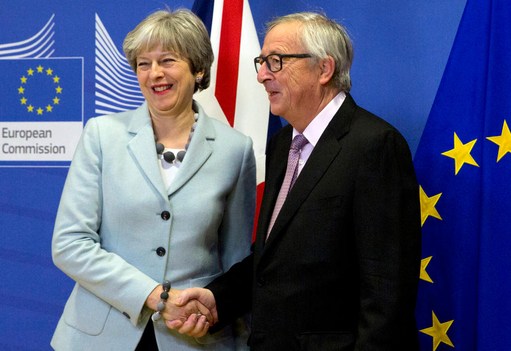 Dopo lunghi e duri negoziati trovata l intesa tra Ue e Regno Unito per l uscita di quest ultimo dall Unione.