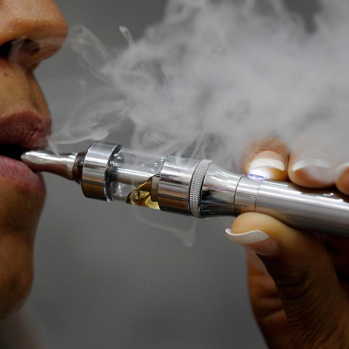 Le vapotage accrot le risque de cancer et de maladies cardiaques - SWI  swissinfo.ch