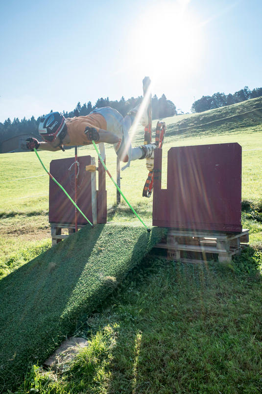 Mann an der Startschranke