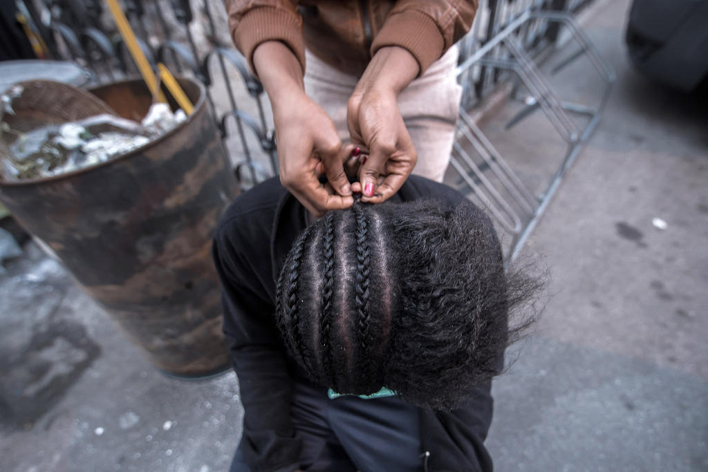 Deux migrants accueillis par la paroisse de Rebbio, à Côme, une image d archives.