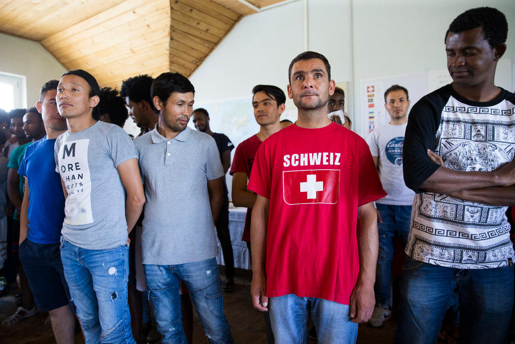 مجموعة شبابية من طالبي اللجوء