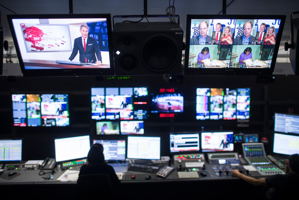 Mesa de controle na televisão suíça