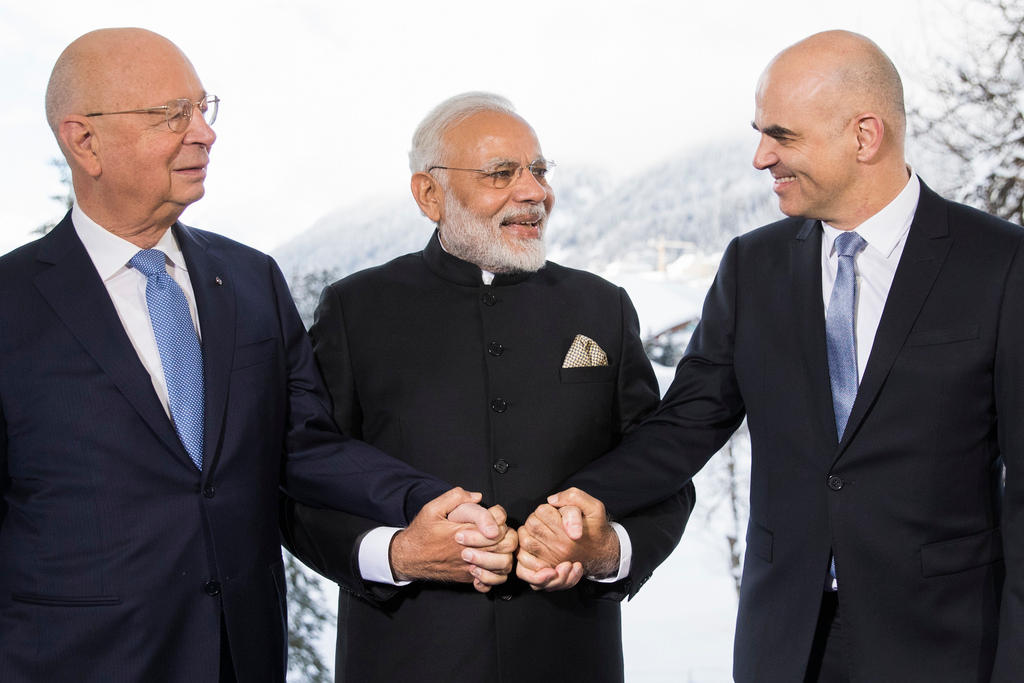 WEF-Gründer Klaus Schwab mit Narendra Modi; Premierminister von Indien, und Bundespräsident Alain Berset