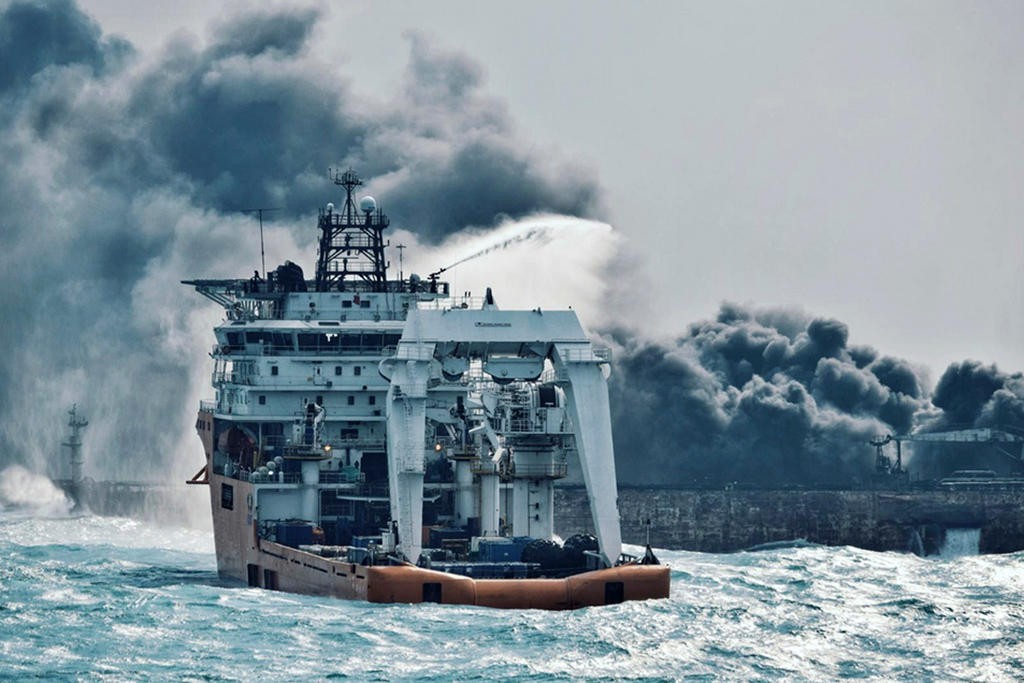 È affondata la petroliera al largo del mar della Cina otto giorni dopo lo scontro un mercantile.