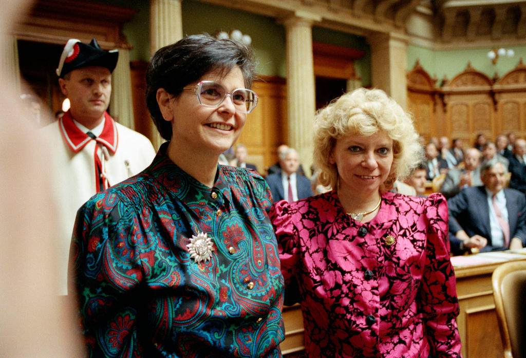 Ruth Dreifuss y Christiane Brunner en el Parlamento