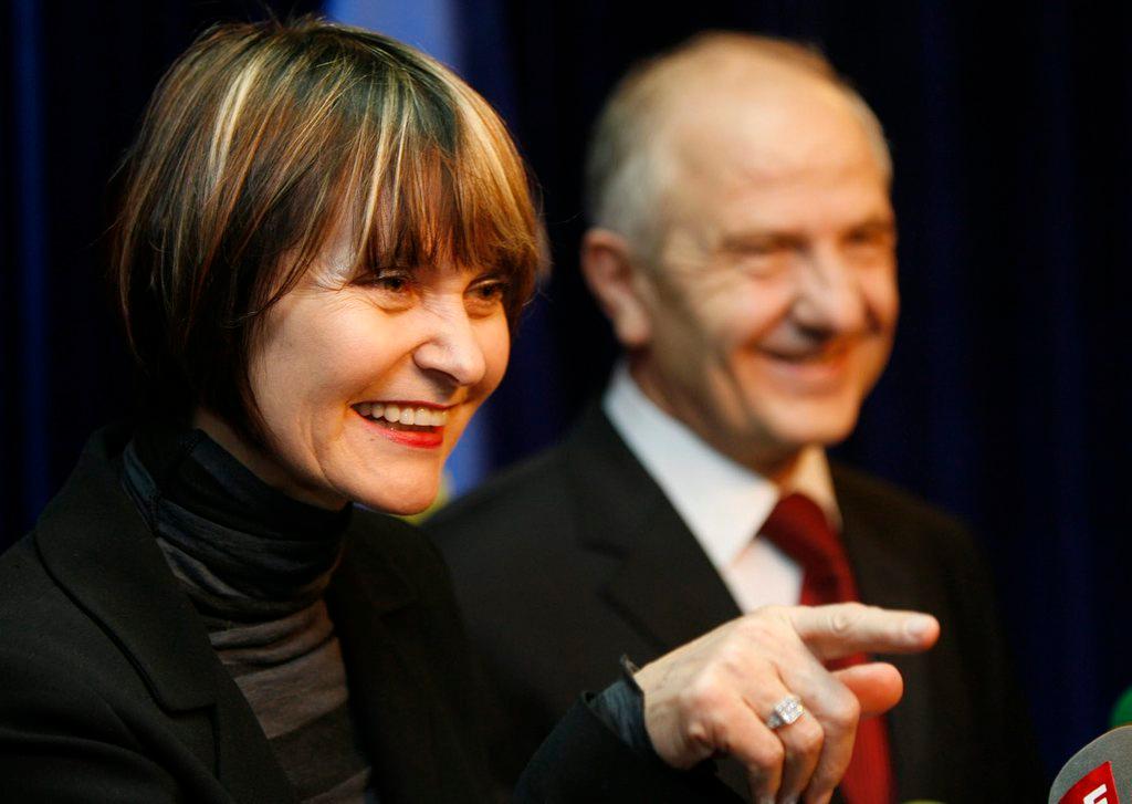 Micheline Calmy-Rey, exministra suiza de Exteriores con Fatmir Sejdiu, expresidente de Kosovo