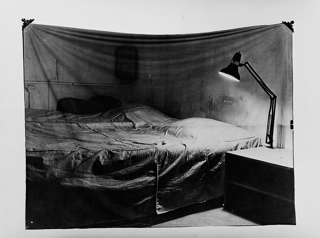 Balthasar Burkhard/Markus Raetz, Das Bett