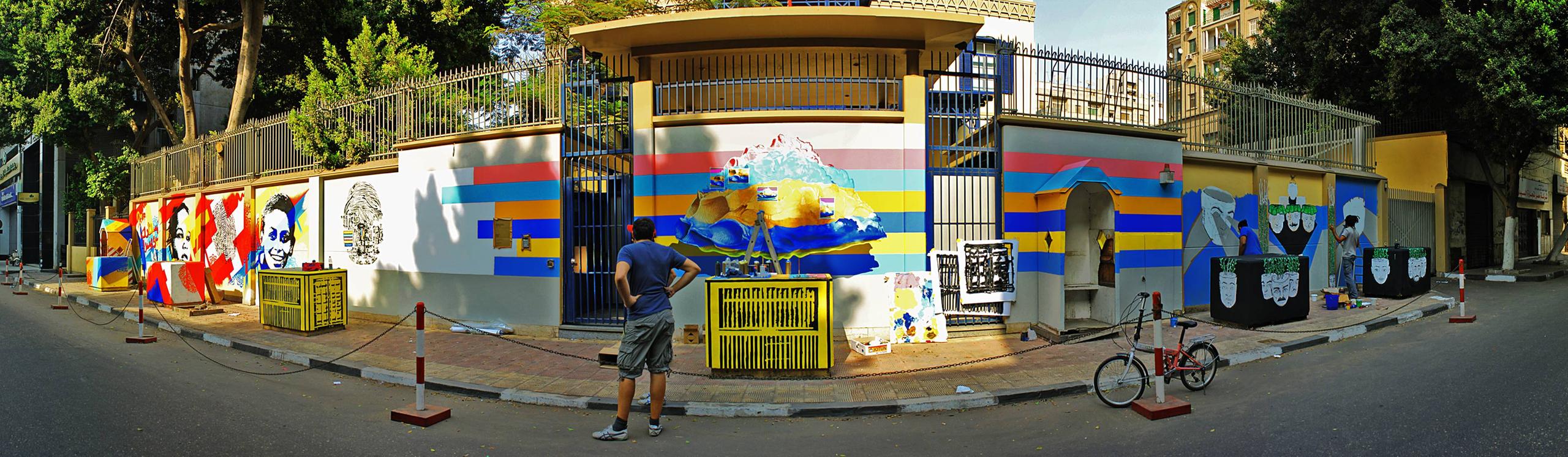 رسوم غرافيتي على سور السفارة السويسرية بالقاهرة