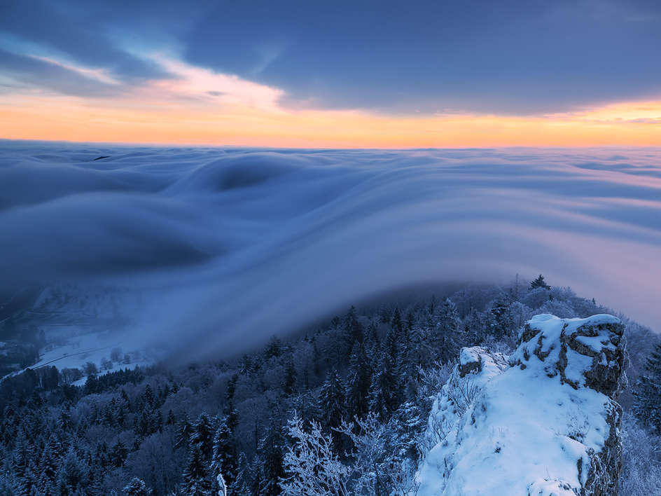 Бельхенфлю зимой. Юрские горы. в тумане