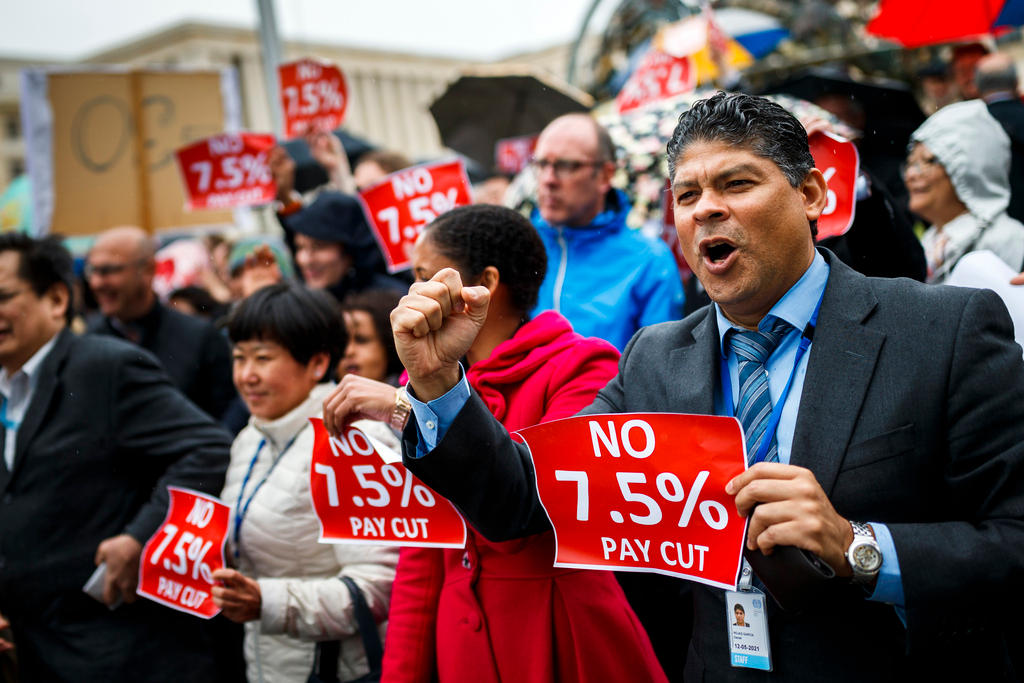 Striking UN workers