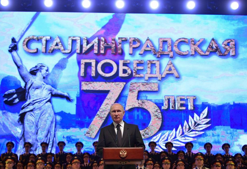 Putin celebra l anniversario della sanguinosa battaglia di Stalingrado