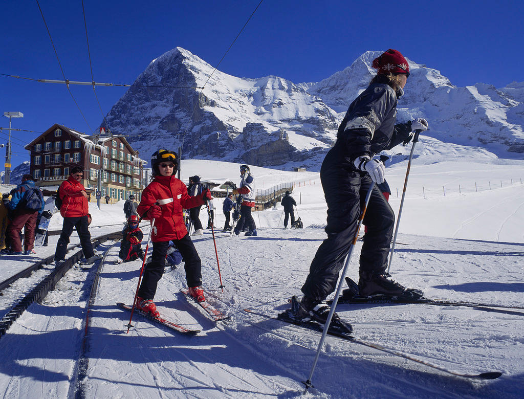 wengen skiers