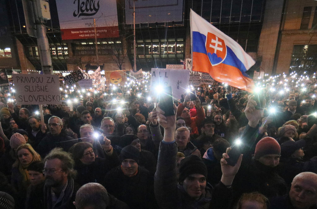 Demonstration in Bratislawa gegen die slowakische Regierung nach dem Mord an einem Journalisten und seiner Verlobten.