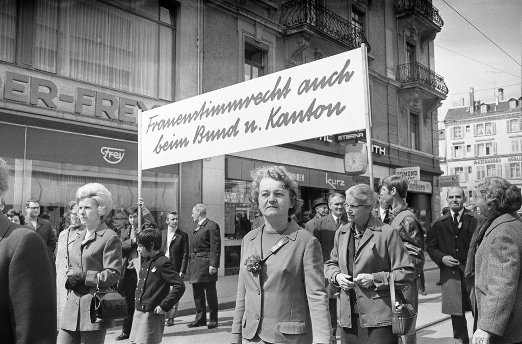 Manifestación en Zúrich, en 1970, para exigir el voto de las mujeres. 