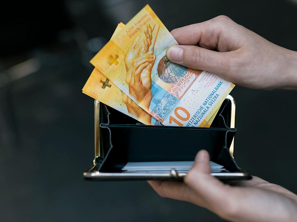 Contante Boom carte e bonifici ma contante resiste nel mondo - SWI swissinfo.ch