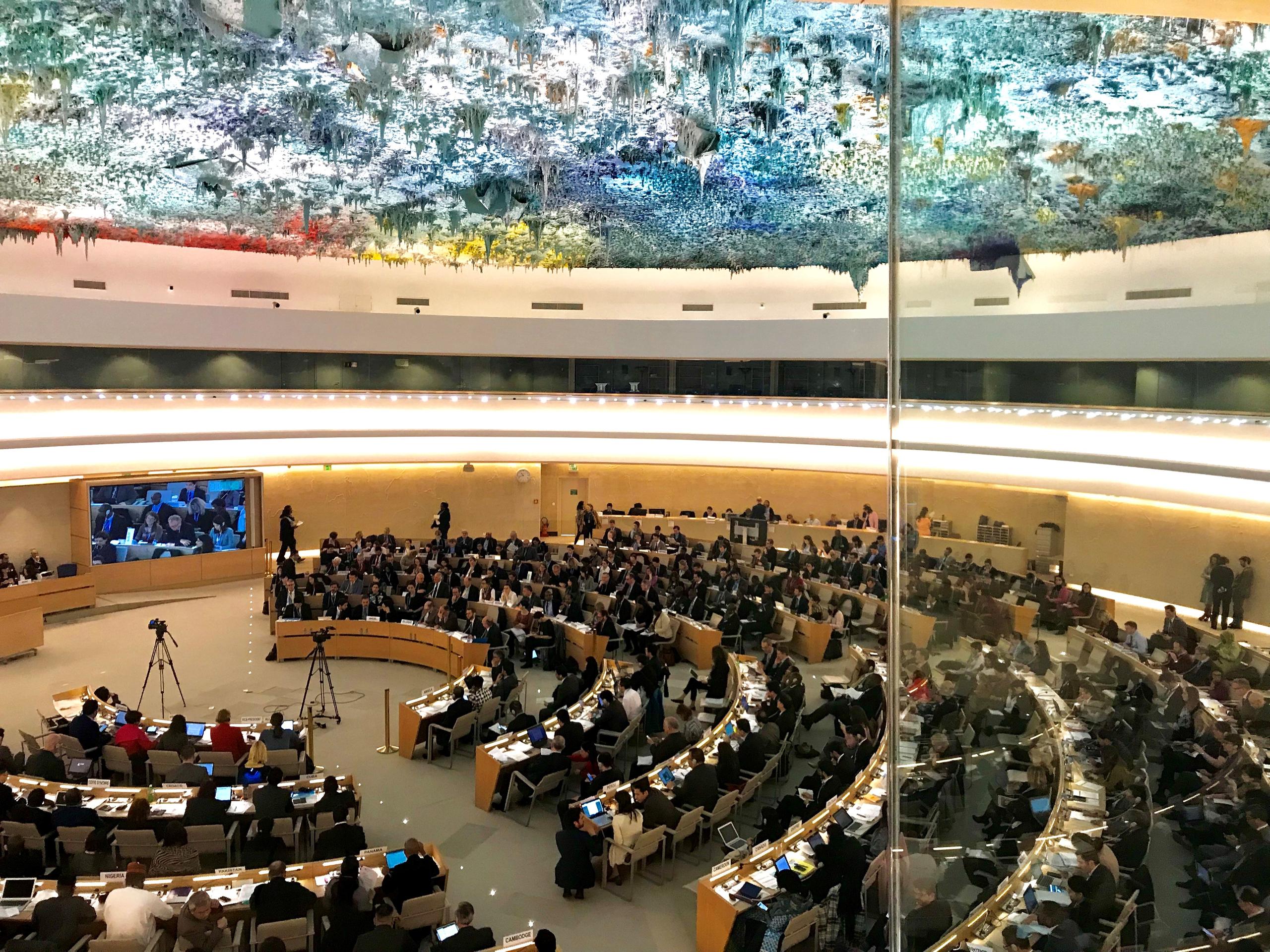 القاعة الكبرى التي تدور فيها اجتماعات مجلس حقوق الإنسان في المقر الأوروبي للأمم المتحدة في جنيف