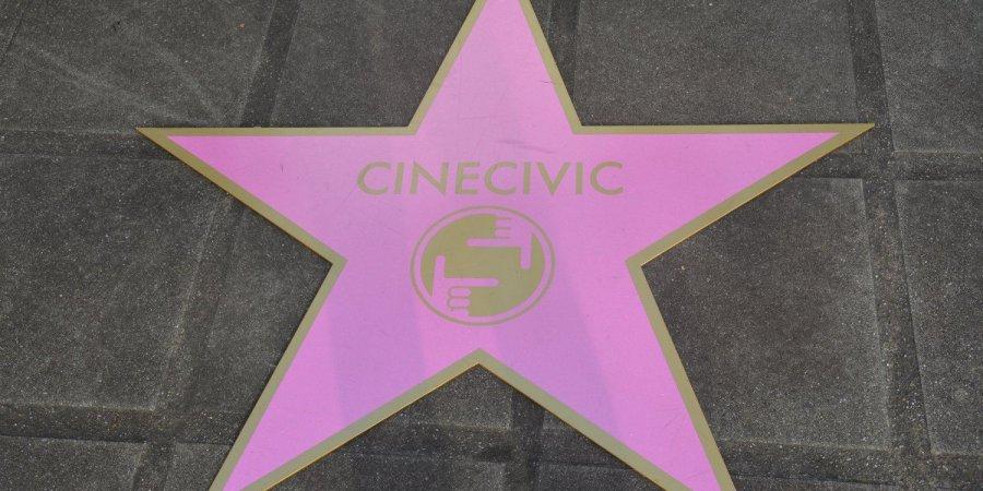 Une étoile de style hollywoodien avec l inscription Cinécivic.