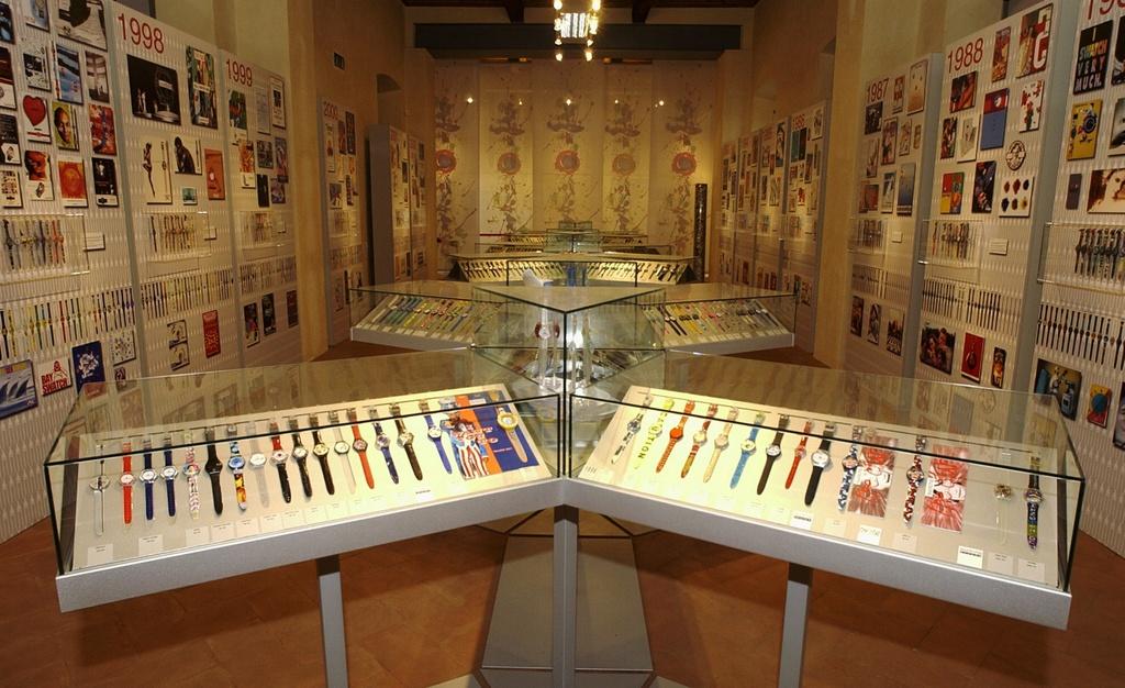 2003年3月， 位于米兰北部小镇Cesano Maderno的全球第一家斯沃琪手表博物馆揭幕。