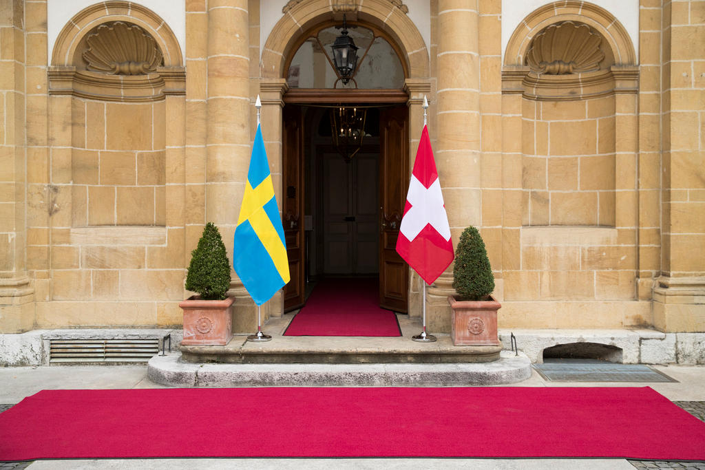 スイスとスウェーデンの国旗