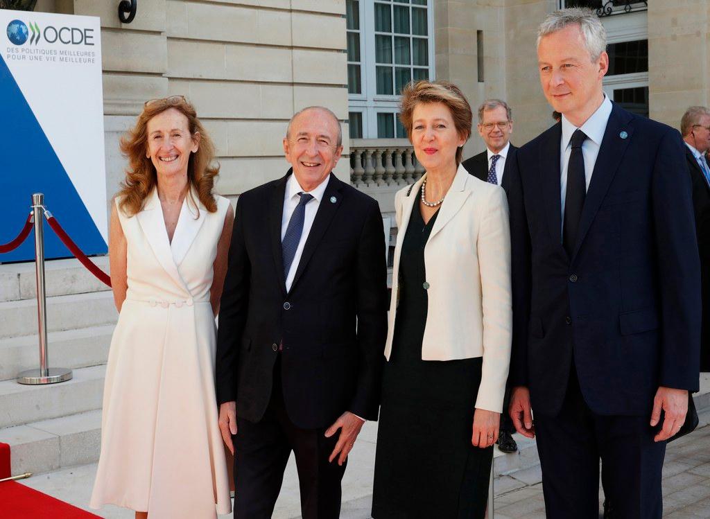 Swiss Justice Minister Simonetta Sommaruga poses with French ministers at meeting