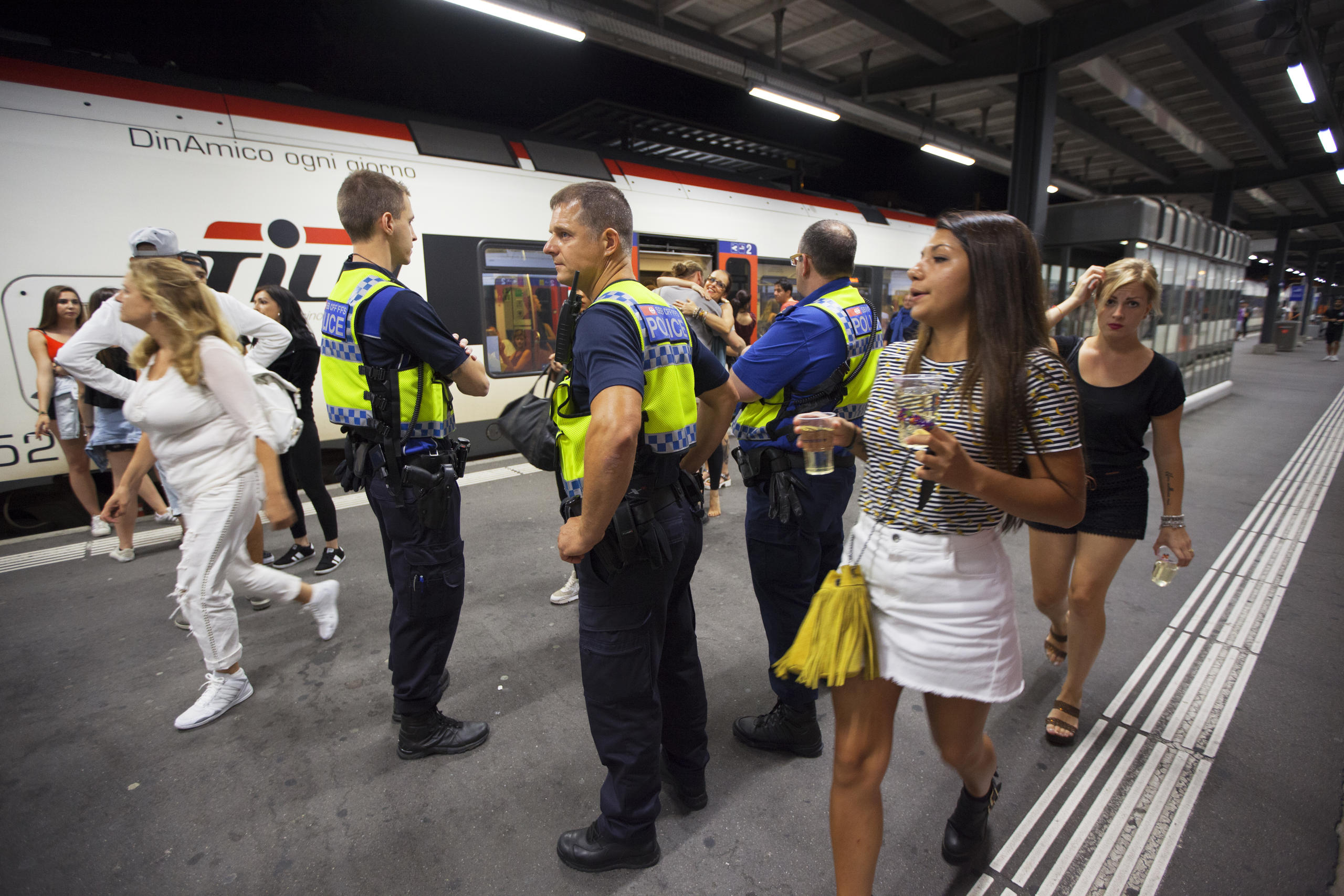 プラットフォームに到着