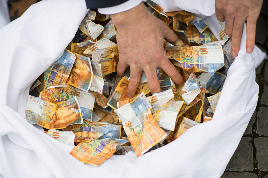 Ein Sack voller 10er-Banknoten