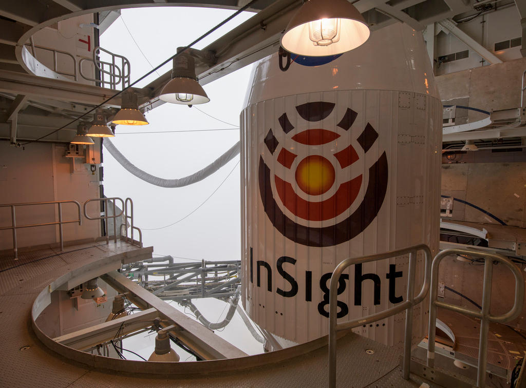 Atlas-V rocket with NASA s InSight onboard