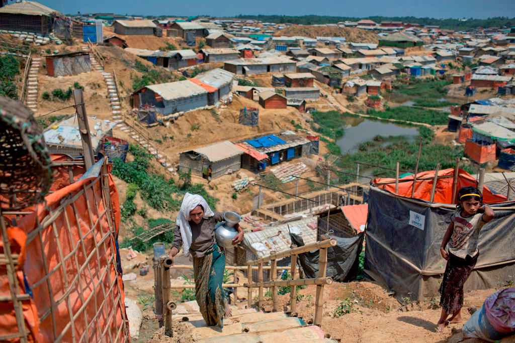A picture of a Rohingya camp in the rain