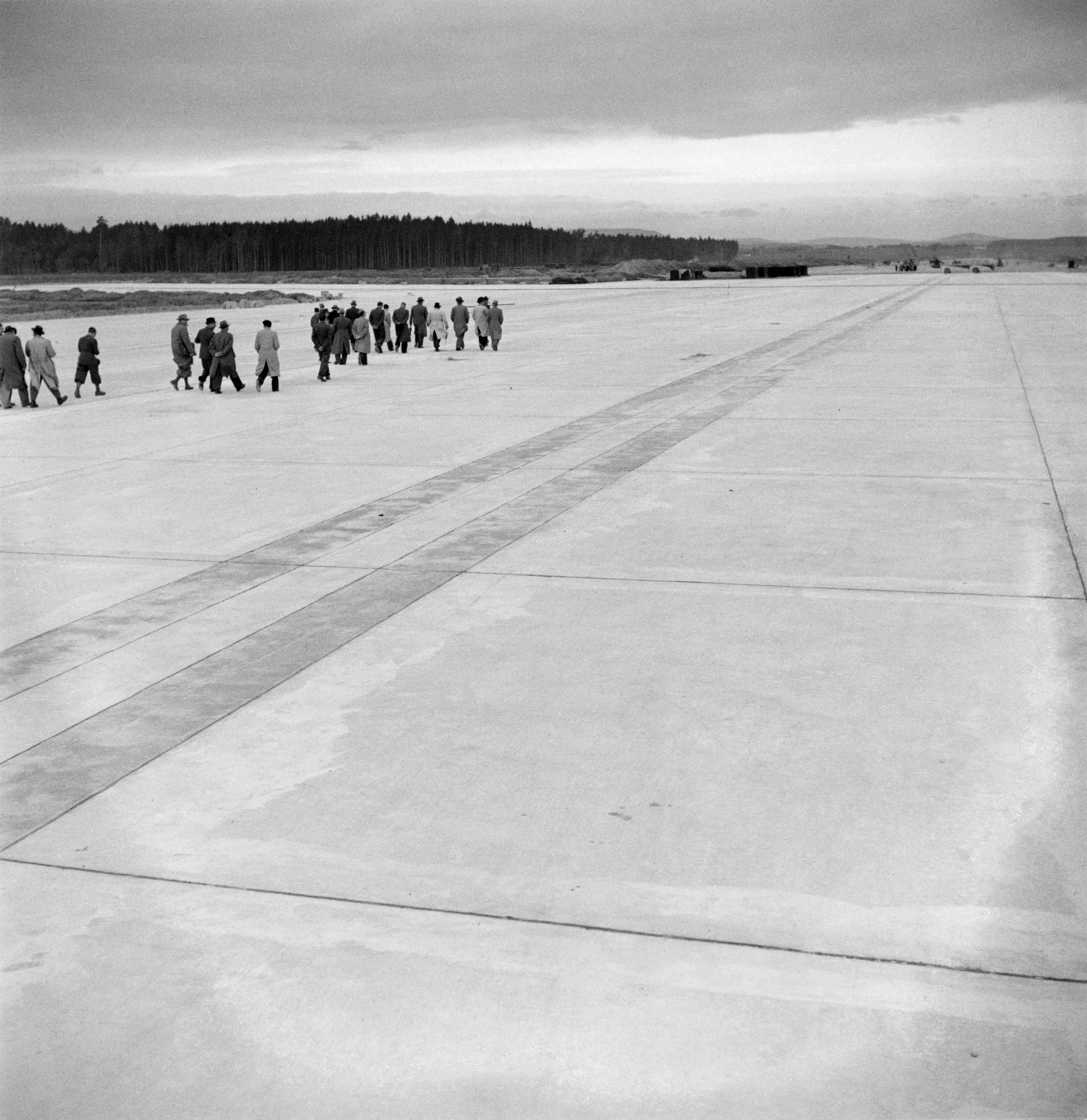 gruppo di gente sulla pista