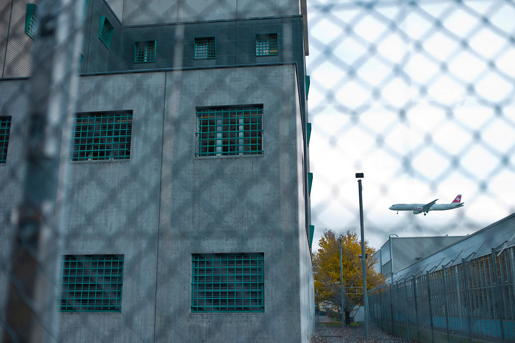 Centre de détention près de l aéroport de Zurich.
