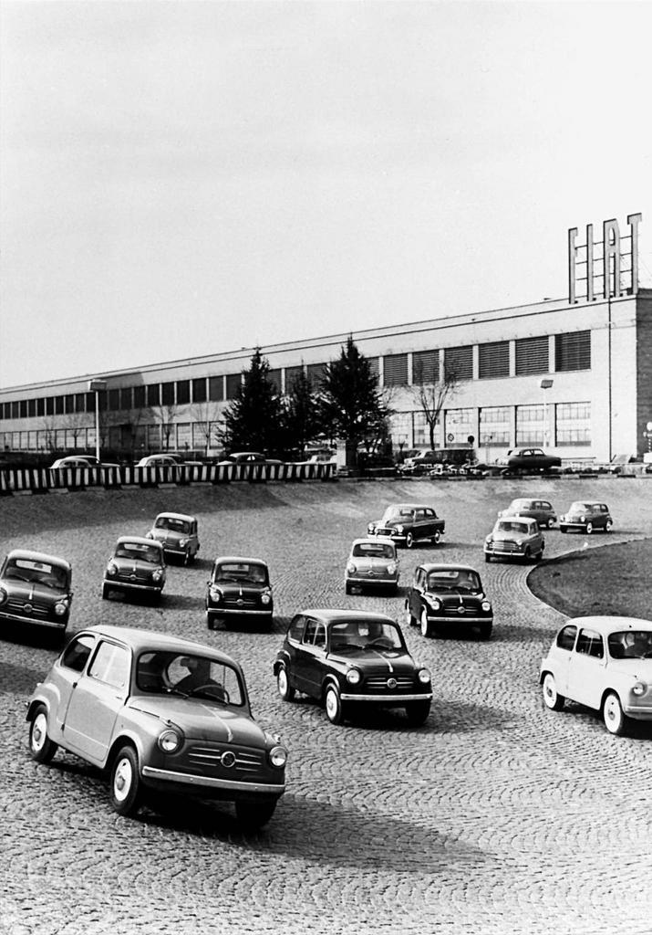 Fiat 600 su un circuito