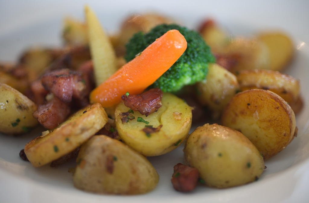 A plate of potatoes