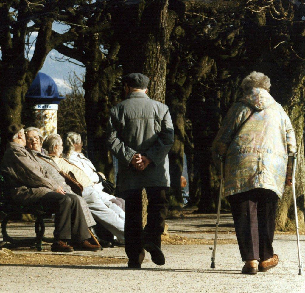 讓60歲的照顧80歲的,瑞士“時間銀行”怎麼做?