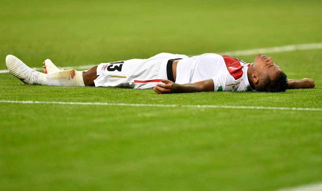 Renato Tapia knocked out