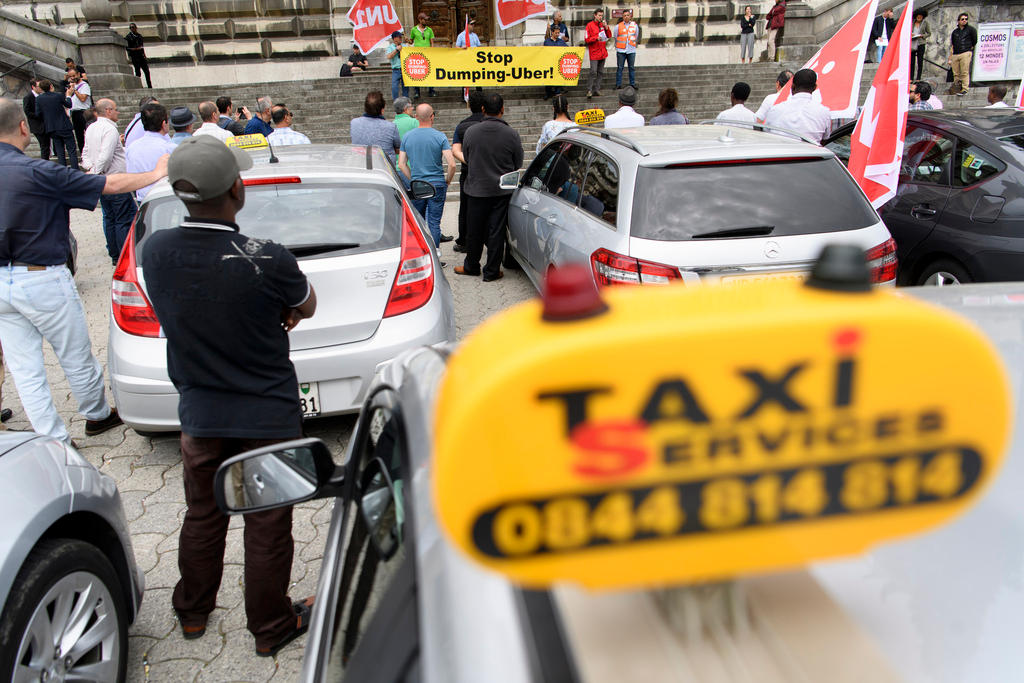 Taxi drivers protest against Uber