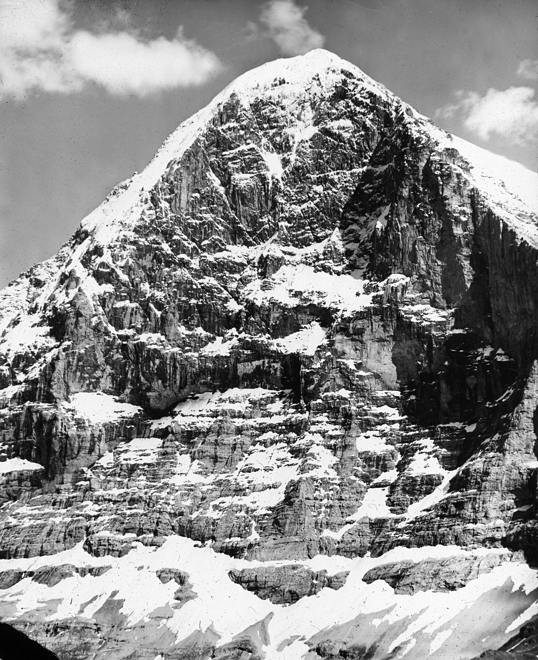 Historische Aufnahme von der Eigernordwand vom Männlichen aus gesehen.