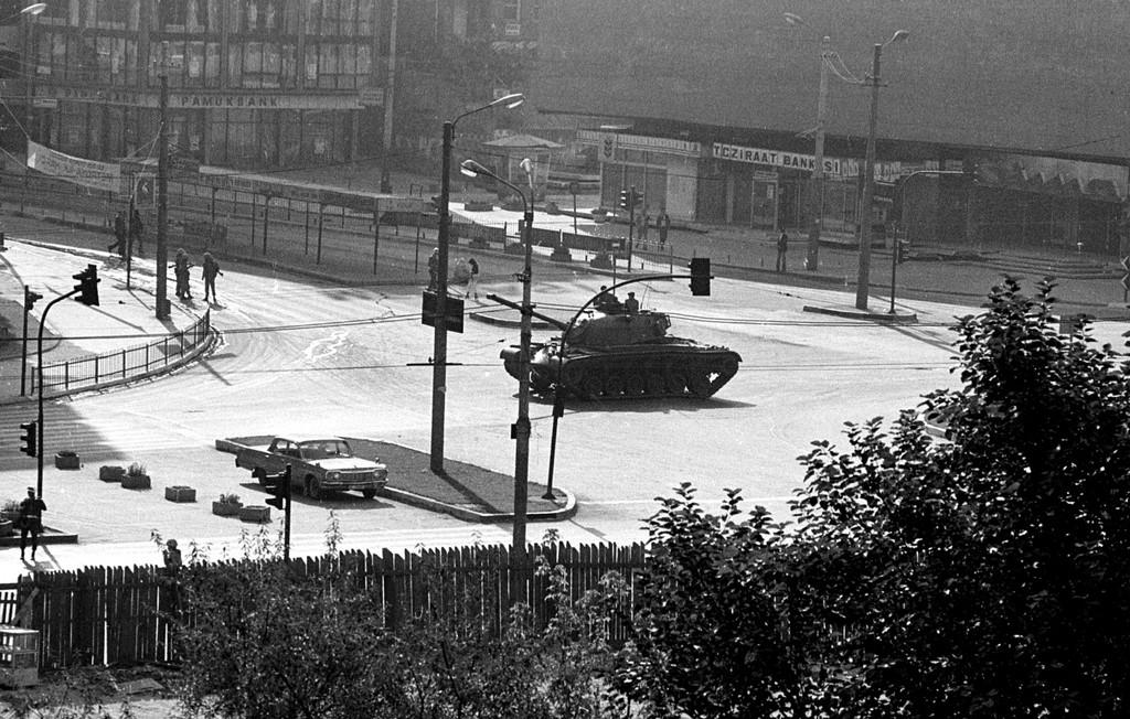 Staatsstreich: Panzer der türkischen Armee in auf dem Kizilay-Platz, Ankara, am 12. September 1980.