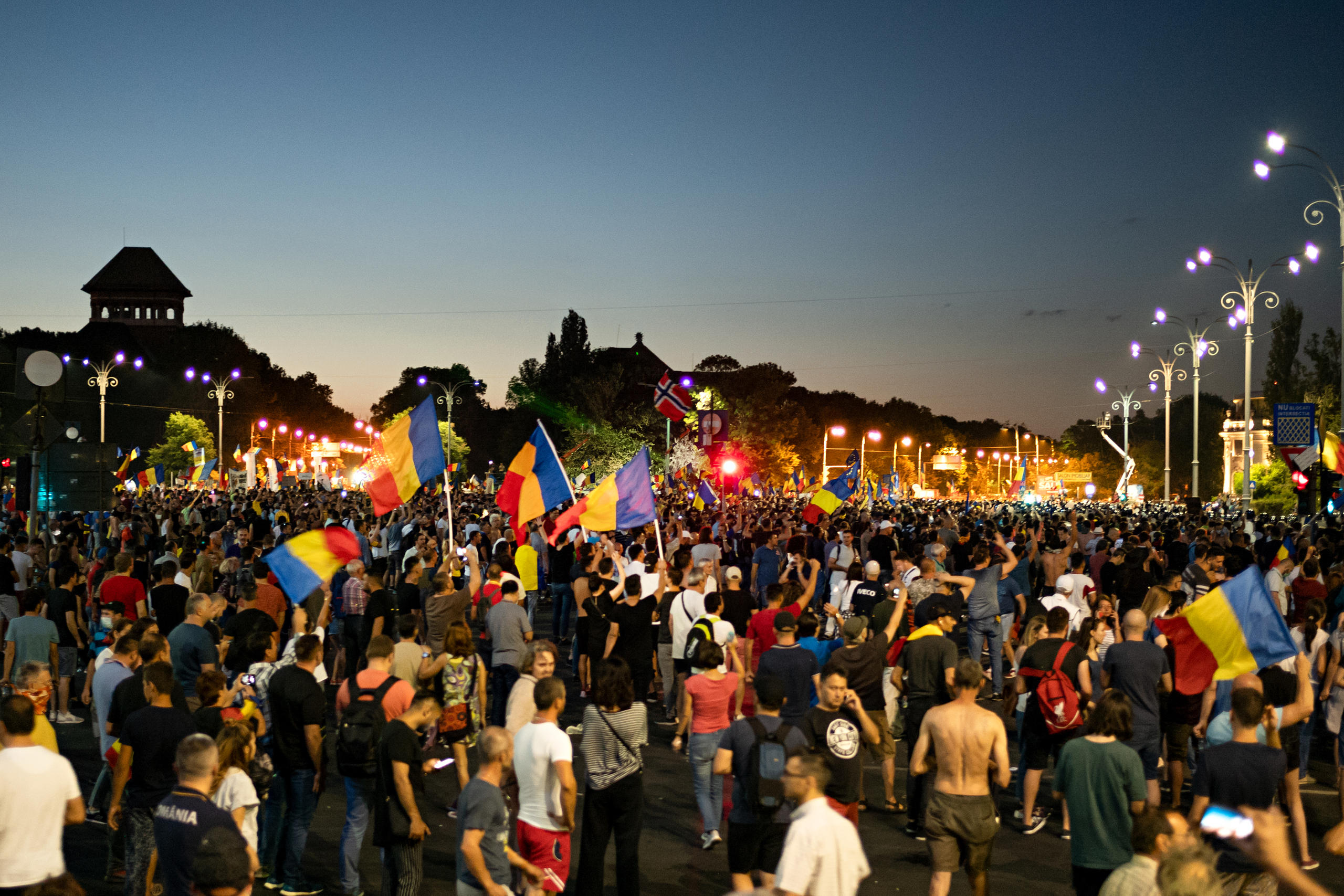 Exilrumäninnen und -rumänen aus der ganzen Welt kamen nach Bukarest, um gegen die korrupte Regierung zu demonstrieren.