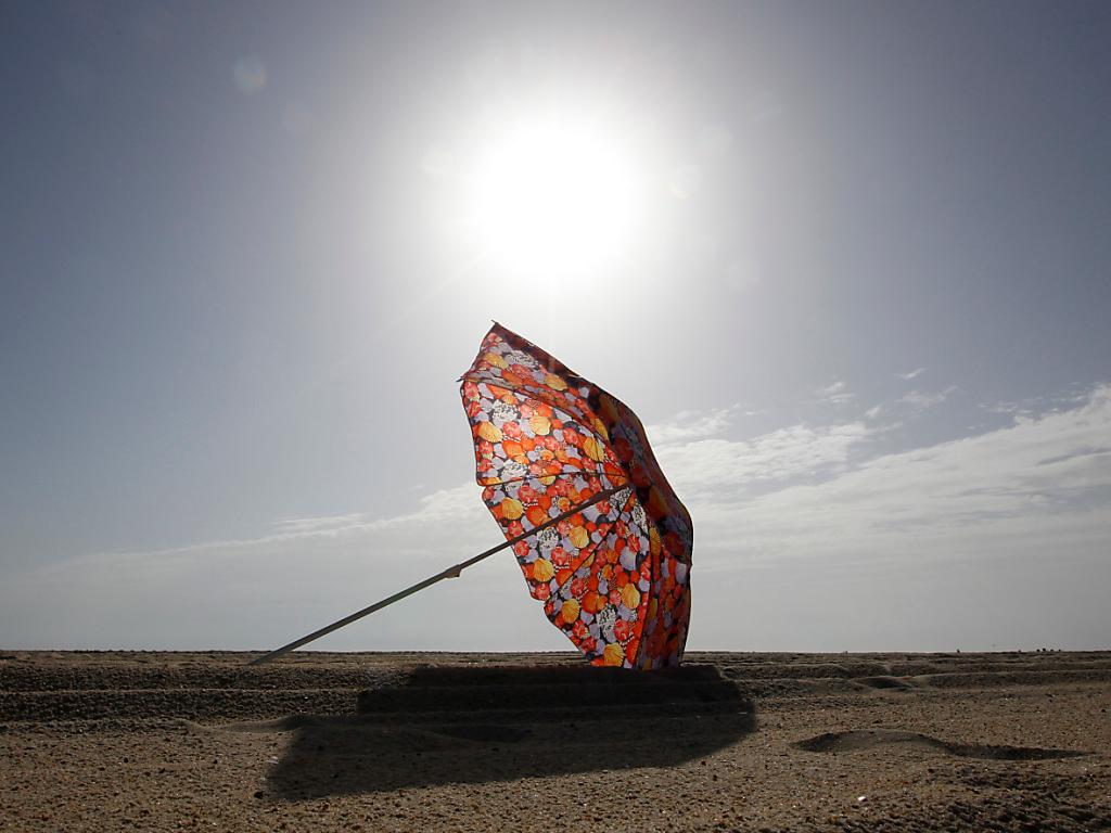 Un jeune homme se noie dans le trou de sable qu'il a creusé SWI