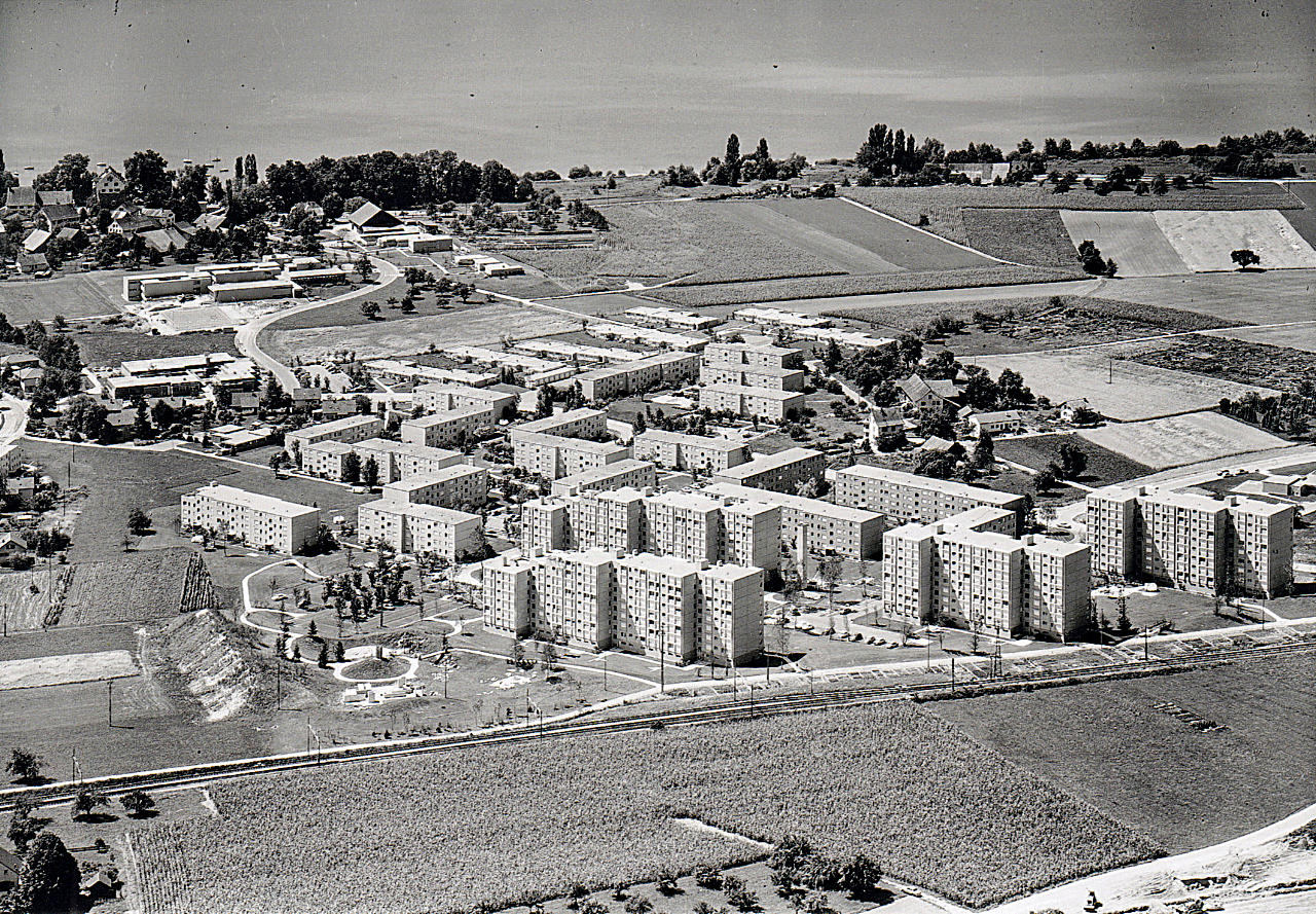 Historische Flugaufnahme der Göhnersiedlung in Greifensee