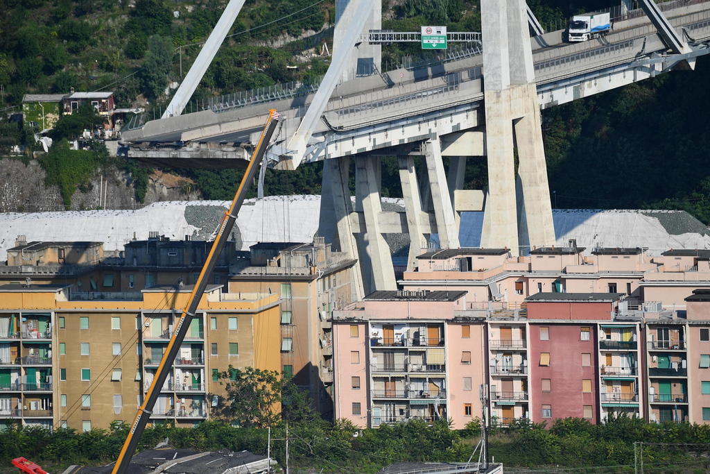 moncone pericolante del ponte morandi