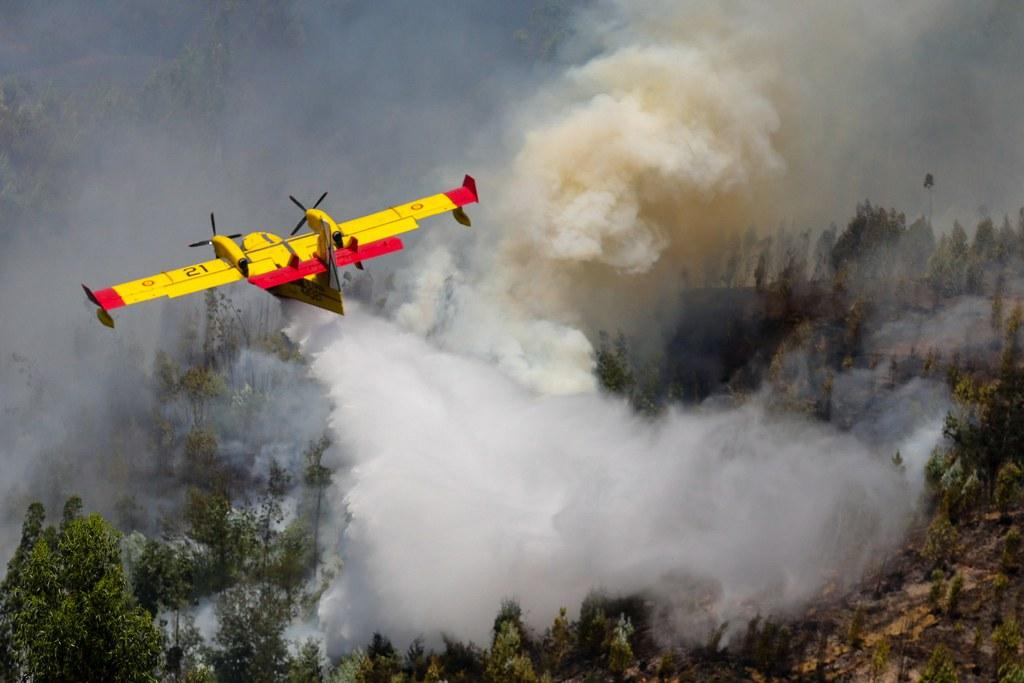 Firefighting aircraft