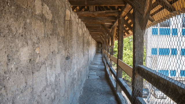 要塞の通路
