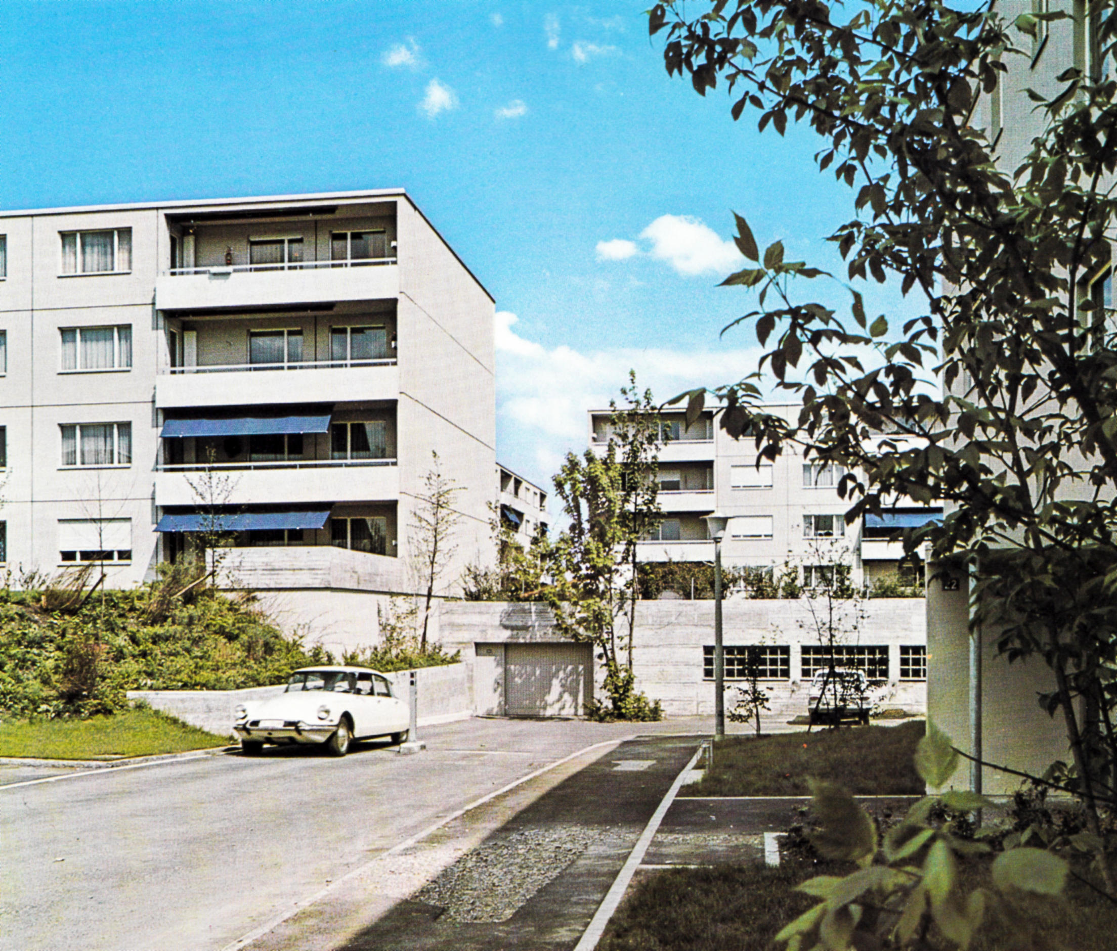 Historische Aufnahme Wohnblock und Tiefgarage der Siedlung Müllerwis in Greifensee