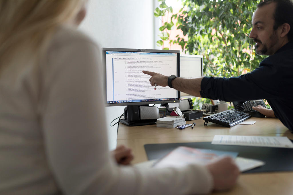 Unemployed person getting advice on job search