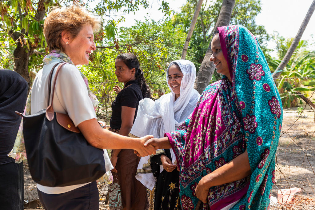 Simonetta Sommaruga meets with Sri Lankan women left behind by their relatives working abroad