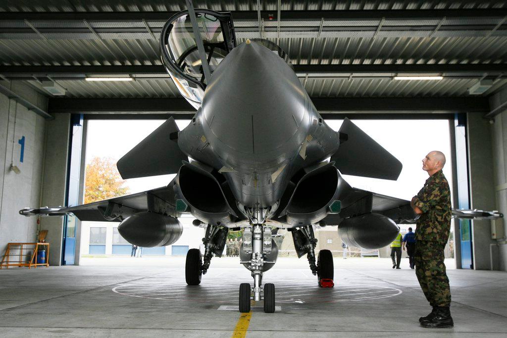 fighter jet in an aeroplane hanger