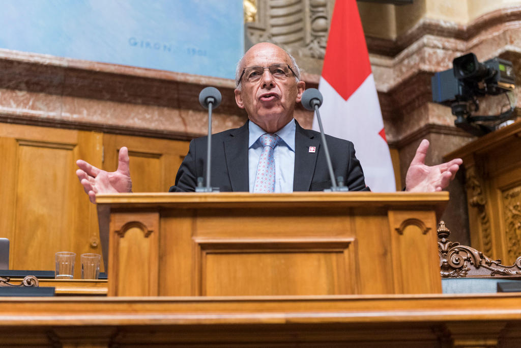 Le conseiller fédéral Ueli Maurer parle devant le Conseil national